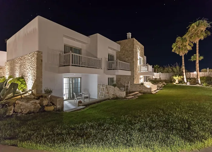White Pearls Luxury - Adults Only Hotell 3*